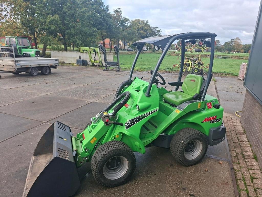 Avant 523 minishovel met bak en lepels, Ophalen, Wiellader of Shovel