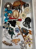 Lot vintage sieraden, Verzenden, Overige materialen, Broche, Met edelsteen