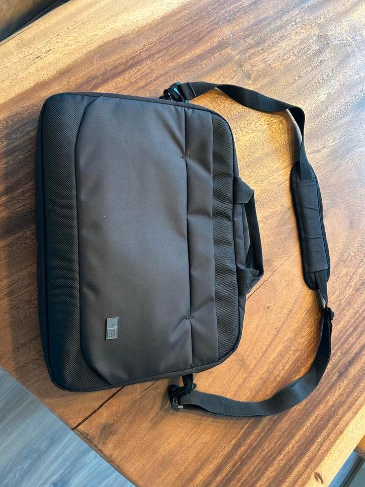Case Logic Advantage 14 inch laptoptas, Computers en Software, Laptoptassen, Zo goed als nieuw, Schoudertas, 14 inch, Ophalen of Verzenden