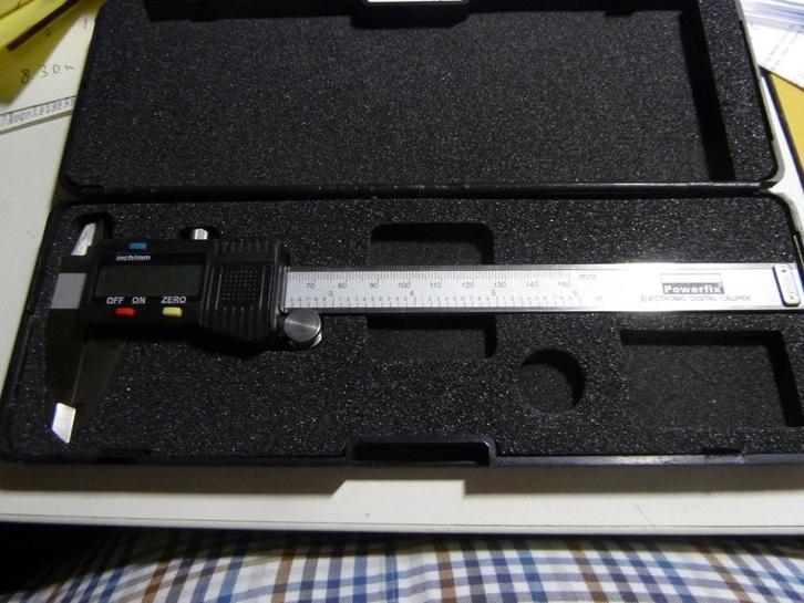 Powerfix digitale schuifmaat, Doe-het-zelf en Verbouw, Meetapparatuur, Zo goed als nieuw, Afstand, Ophalen of Verzenden