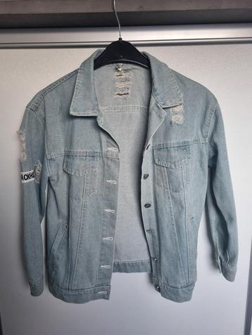 Spijkerjas beschikbaar voor biedingen