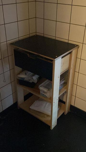 Kastje keuken of badkamer