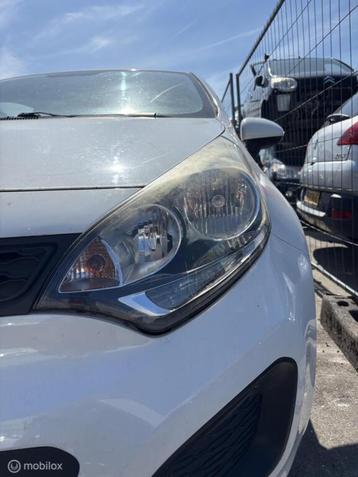 Koplamp links Kia Rio III ('10-'20) beschikbaar voor biedingen