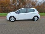 Peugeot 208 1.0 VTI 50KW/68PK 5-D 2014 Wit, Voorwielaandrijving, Euro 5, 450 kg, Zwart