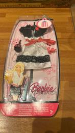 Barbie kledingset vintage nieuw in doos Fever let’s Shop, Verzamelen, Poppen, Ophalen of Verzenden, Nieuw, Pop
