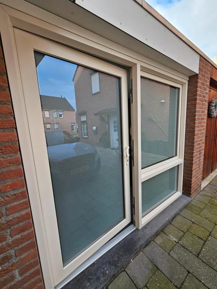 Kunststof Pui -met openslaande deur en veiligheidsslot., Doe-het-zelf en Verbouw, Kozijnen en Schuifpuien, Gebruikt, Ophalen of Verzenden