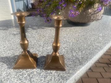 2 kandelaars van messing beschikbaar voor biedingen