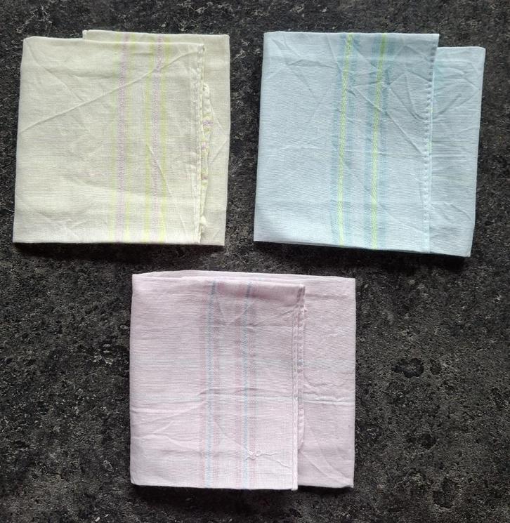 3 kleine pastelkleurige zakdoekjes zakdoek retro nostalgie, Verzamelen, Retro, Persoonlijke verzorging, Verzenden