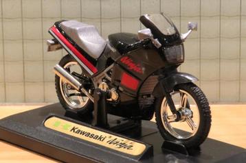 Kawasaki Ninja gpx600 1:18 Motormax beschikbaar voor biedingen