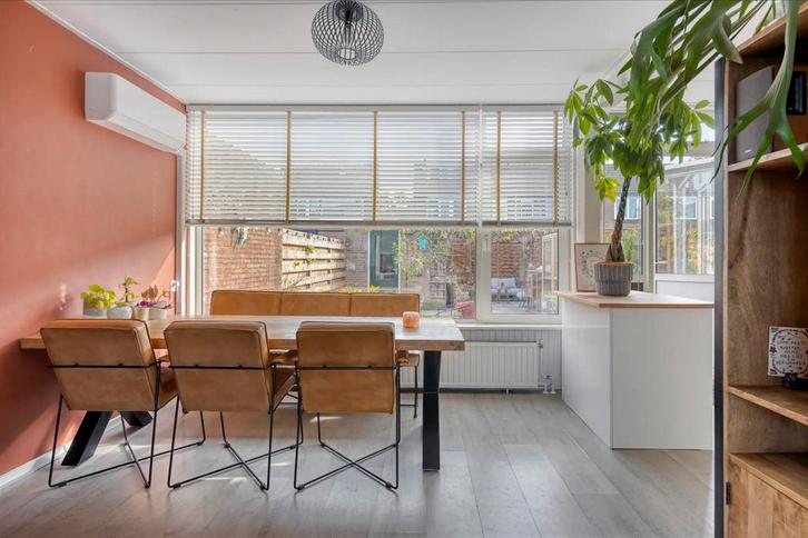 Eettafel manghout met eetbank en stoelen cognac bruin leer, Huis en Inrichting, Complete eetkamers, Gebruikt, 4 tot 6 stoelen