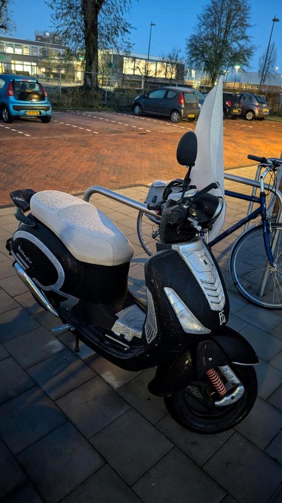 Bellagio 82cc Scooter, Fietsen en Brommers, Snorfietsen en Snorscooters, Gebruikt, Overige merken, Benzine, Ophalen of Verzenden