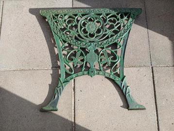 Set gietijzeren poten voor tuintafel beschikbaar voor biedingen