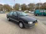 Volkswagen Passat 1.8 CL, Auto's, Voorwielaandrijving, Stof, Gebruikt, 4 cilinders