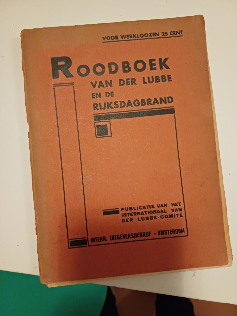 Roodboek Marinus vd Lubbe 1933 Rijksdagbrand, Gelezen, Diverse auteurs, Ophalen of Verzenden, Politiek en Staatkunde