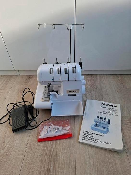 Medion MD14302 lockmachine, Hobby en Vrije tijd, Naaimachines en Toebehoren, Gebruikt, Lockmachine, Ophalen