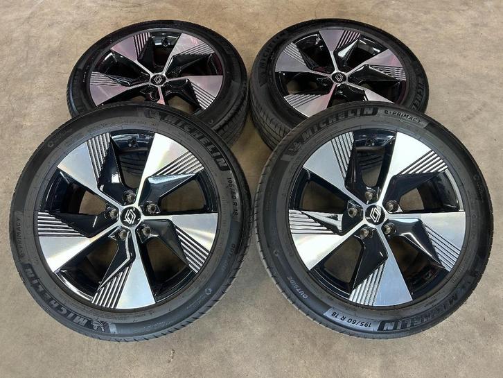 18 inch originele velgen zomerbanden Renault Megane E-TECH, Auto-onderdelen, Banden en Velgen, Banden en Velgen, Zomerbanden, 18 inch