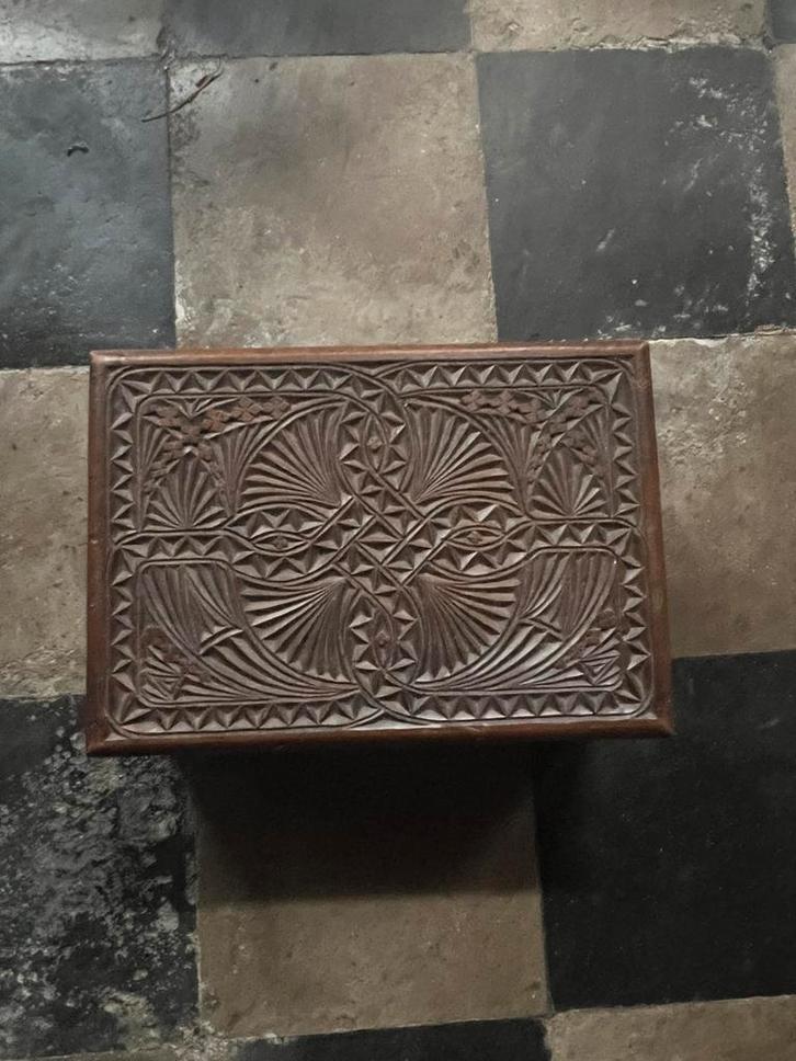 Antiek Indisch Houten Sierdoosje Gesneden Palm Motief Art, Sieraden, Tassen en Uiterlijk, Portemonnees, Zo goed als nieuw, Ophalen of Verzenden