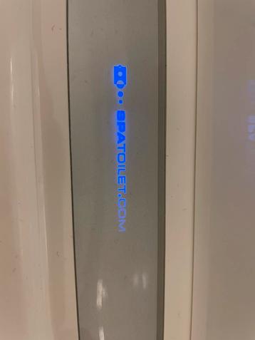 Spa Toilet, Toilet zitting beschikbaar voor biedingen