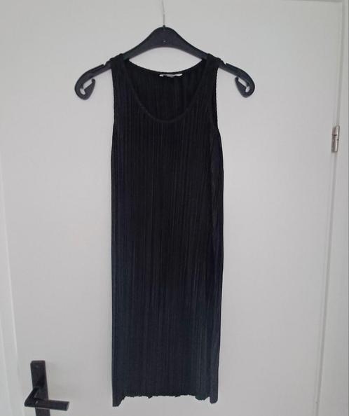 Als NIEUW mouwloos zwarte jurk H&M - maat XS 34, Kleding | Dames, Jurken, Zo goed als nieuw, Maat 34 (XS) of kleiner, Zwart, Knielengte