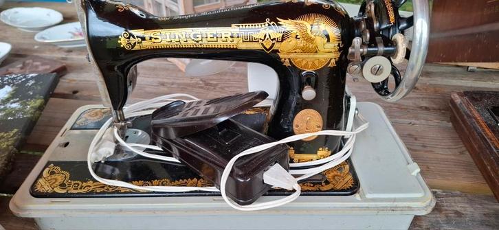 Vintage Singer Naaimachine met Voetpedaal, Antiek en Kunst, Antiek | Naaimachines, Ophalen