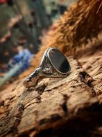 Zilveren zegelring met Grieks vrouw ontwerp, 18 tot 19, Nieuw, Ophalen of Verzenden, Dame of Heer