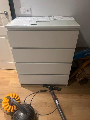 IKEA MALM Ladekast Wit 80x100cm met glasplaat beschikbaar voor biedingen
