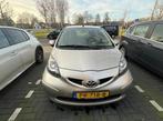 Te koop: Toyota Aygo (2008) – Betrouwbare en zuinige auto, Auto's, Toyota, Voorwielaandrijving, Leder en Stof, Beige, Handgeschakeld