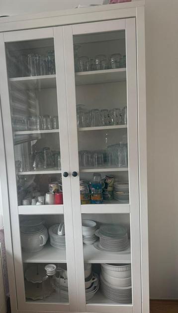 Mooie vitrine voor je spullen erin te zetten beschikbaar voor biedingen