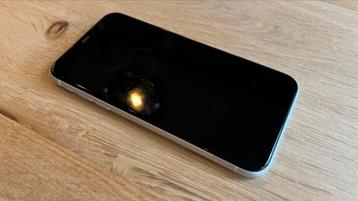 Apple iPhone 11 128GB wit beschikbaar voor biedingen