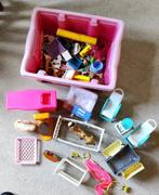 Roze krat vol met Barbie en ander speelgoed en accessoires, Ophalen of Verzenden, Zo goed als nieuw, Barbie