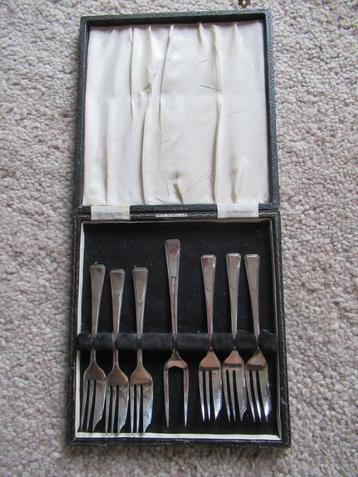 BESTEK VORKJES antiek Engels in originele doos € 40 beschikbaar voor biedingen