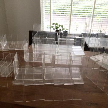 Presentatie standards voor schoenen of ……… beschikbaar voor biedingen