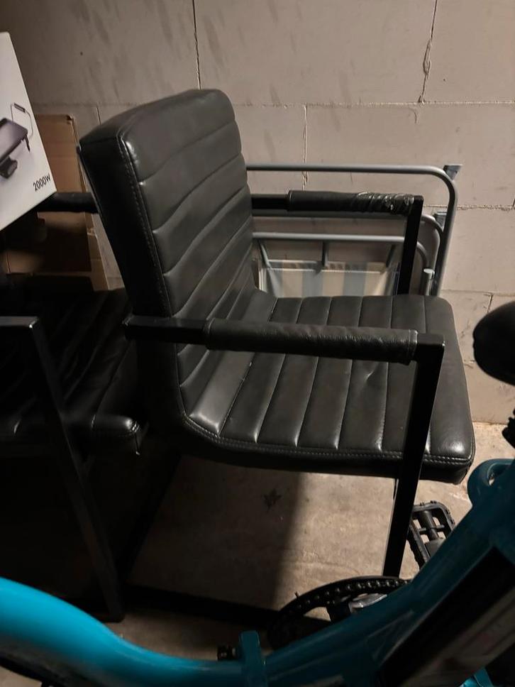 6 Leren Eetkamerstoelen (beschadigd), Huis en Inrichting, Stoelen, Zwart, Ophalen