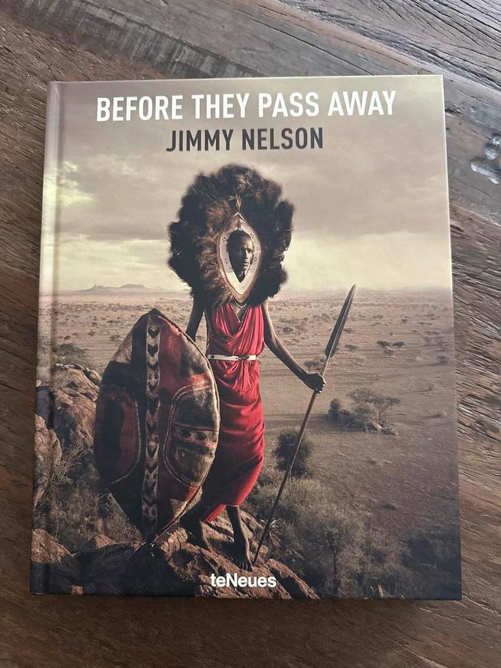 Jimmy Nelson - before they pass away- Koffietafelboek, Boeken, Kunst en Cultuur | Fotografie en Design, Zo goed als nieuw, Fotografen