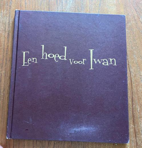 Een hoed voor Iwan - Max Lucado, De Vuurbaak 2005, Boeken, Prentenboeken en Plaatjesalbums, Gelezen, Prentenboek, Ophalen of Verzenden