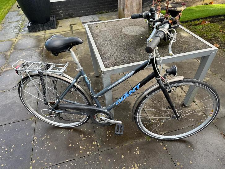 2e hands fiets, Fietsen en Brommers, Fietsen | Dames | Damesfietsen, Gebruikt, Giant, Versnellingen, 53 tot 56 cm, Ophalen of Verzenden
