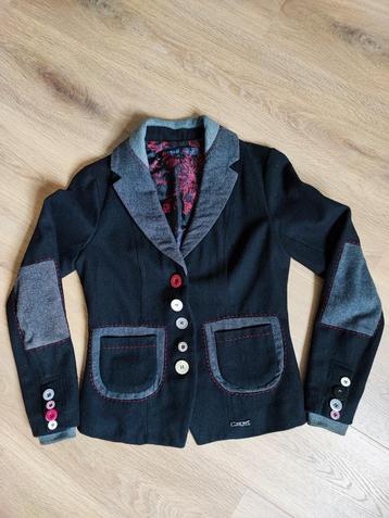 Jasje == DESIGUAL == Maat S == 36 == ZGAN beschikbaar voor biedingen