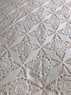 Witte gehaakte sprei 190 X 230, Huis en Inrichting, Woonaccessoires | Plaids en Woondekens, Ophalen of Verzenden, Zo goed als nieuw