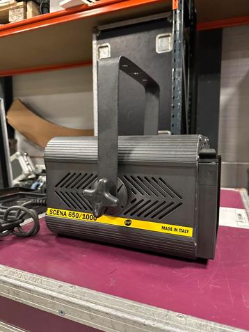 DTS Scena 650/1000 fresnel spot beschikbaar voor biedingen