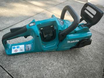 Makita kettingzaag beschikbaar voor biedingen