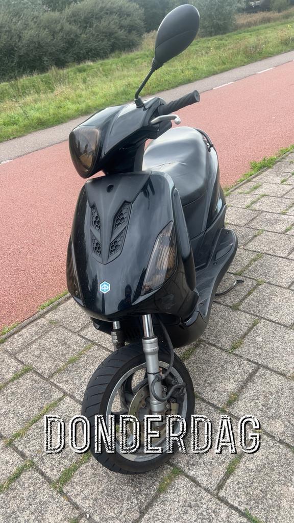Piaggio fly teruil ‼️, Fietsen en Brommers, Scooters | Piaggio, Zo goed als nieuw, Fly, Benzine, Ophalen of Verzenden