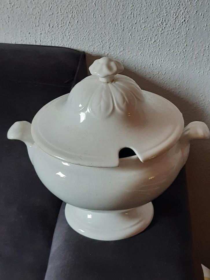 Terrine dekschaal,bloemknop,,Maastrichts aardewerk, Antiek en Kunst, Curiosa en Brocante, Ophalen of Verzenden