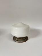 Vintage witte melkglazen lamp met metalen voet, Ophalen of Verzenden, Zo goed als nieuw