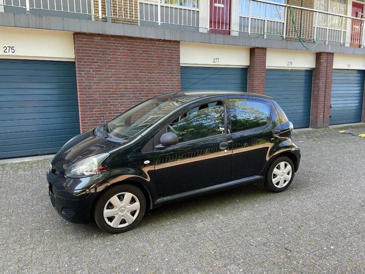 Toyota Aygo 1.0 12V Vvt-i 5Deurs met Airco incl. NAP, Auto's, Toyota, Particulier, Aygo, Airbags, Airconditioning, Centrale vergrendeling