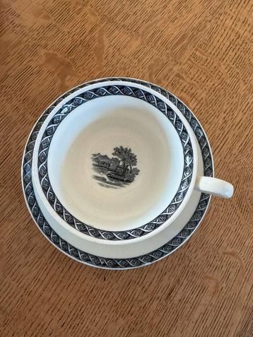 Vintage Kopjes en Schotels beschikbaar voor biedingen