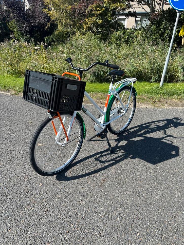 Witte Batavus fiets met Krat, Fietsen en Brommers, Fietsen | Dames | Damesfietsen, Gebruikt, Batavus, Versnellingen, 50 tot 53 cm