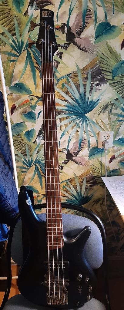 Ibanez SR300 Basgitaar - Zo Goed Als Nieuw!, Muziek en Instrumenten, Snaarinstrumenten | Gitaren | Bas, Zo goed als nieuw, Elektrisch