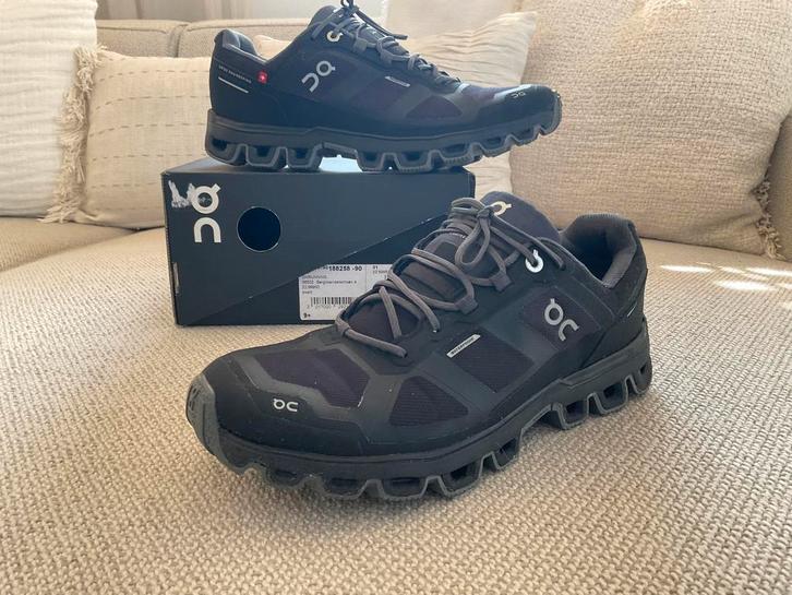 On Running Cloudventure Wandelschoenen mt.40 €179,95 Nu €70, Kleding | Dames, Schoenen, Zo goed als nieuw, Wandelschoenen, Zwart