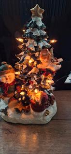 Kerstboomtafereel met verlichting en doos, Ophalen of Verzenden, Zo goed als nieuw