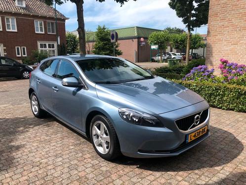 Volvo V40 2.0 D2 2018, winter- zomerbanden & afn. trekhaak, Auto's, Volvo, Particulier, V40, Diesel, C, Hatchback, Handgeschakeld